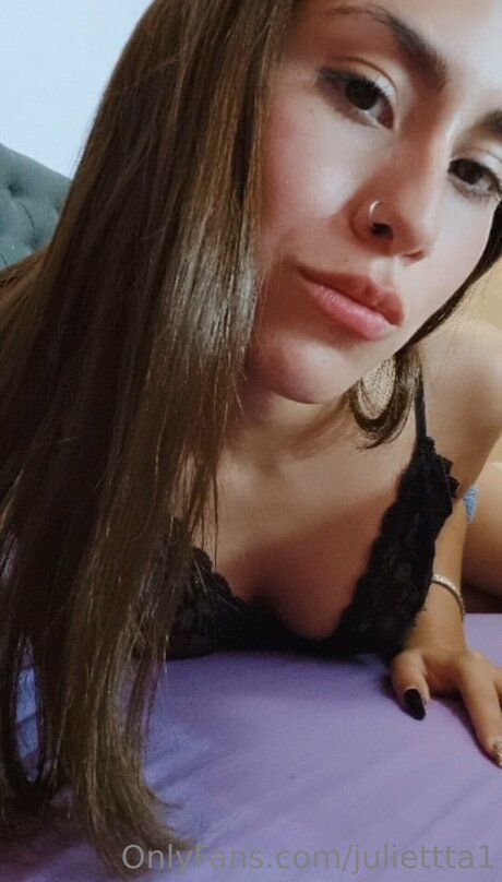 Julieettt naked star photos