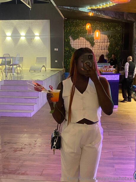 Almaahotxxx model free picture