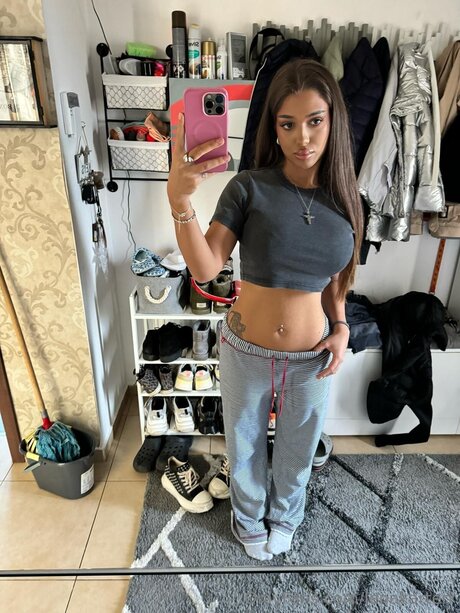 Jenniferluxe sexy pornstar pic