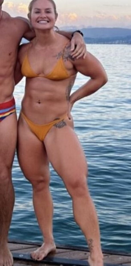 Dani Elle Speegle star exclusive photo