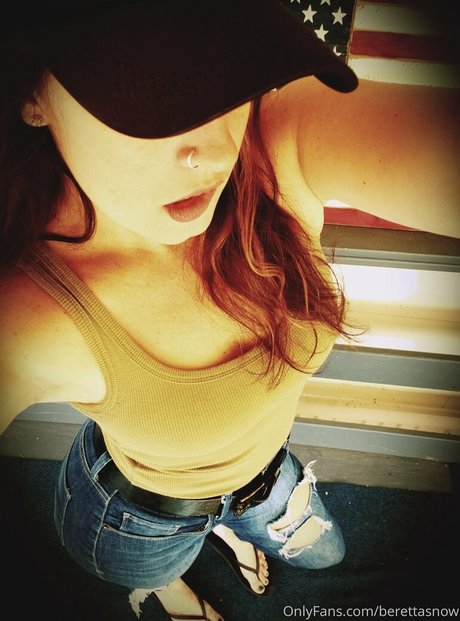 berettasnow model erotic picture