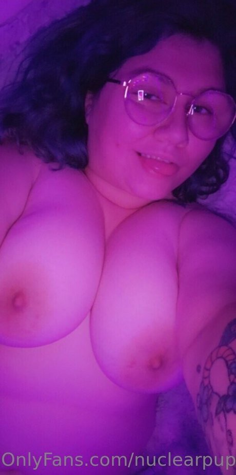 nuclearpuppo model pretty pictures