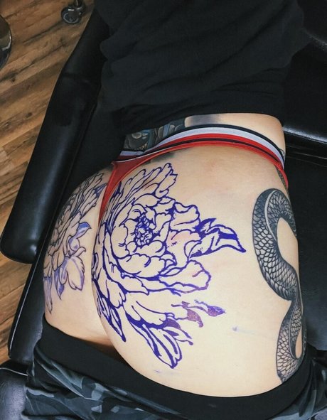 luckylou 666 star naked picture