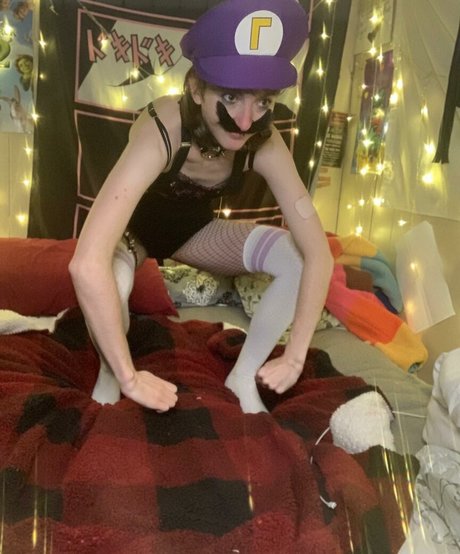 Emmanooodle naked star photo