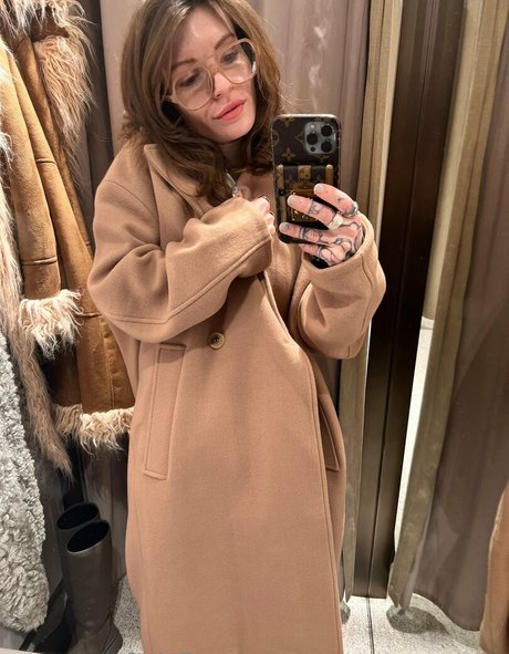 turbonessa hot model image