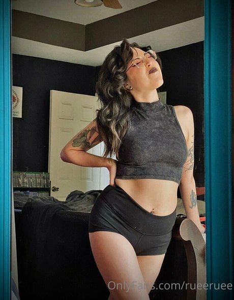 eating onlyfans sex pictures