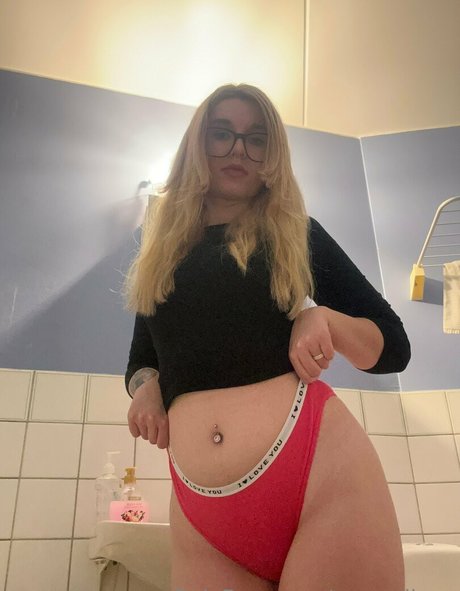 shemale outdoor onlyfans porno picture