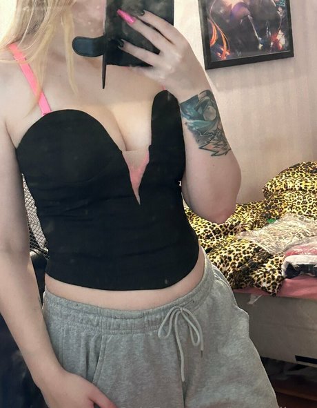 20 years old onlyfans erotic images