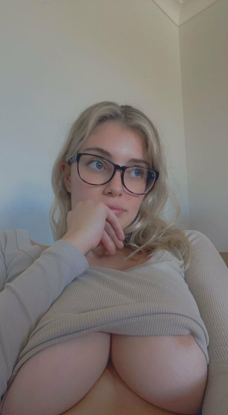 littletins porn actress pic