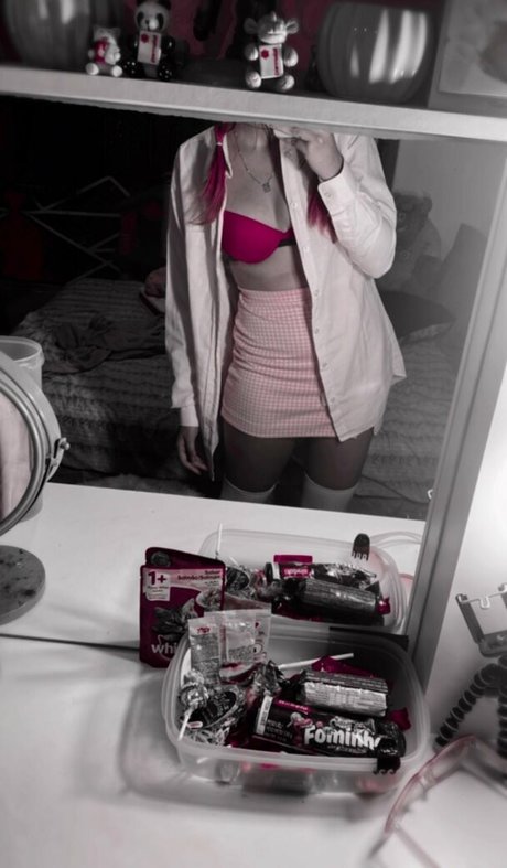 Coelho__pink perfect actress photos