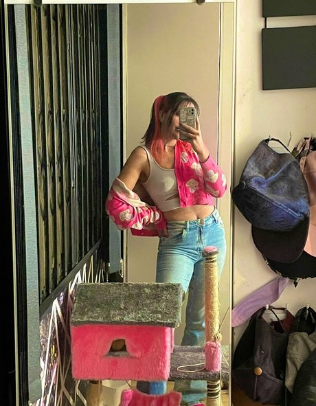 Coelho__pink perfect pornstar img