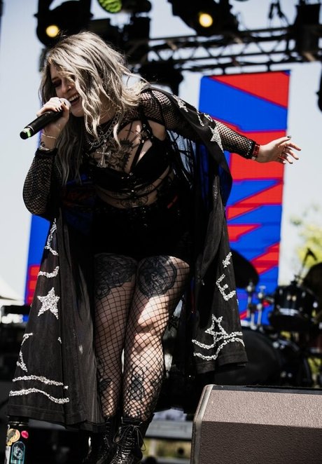 asian shemale onlyfans adult pics