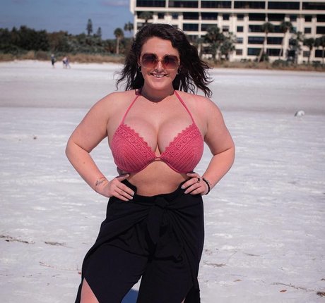 Littlebarbellbimbo model exclusive pictures