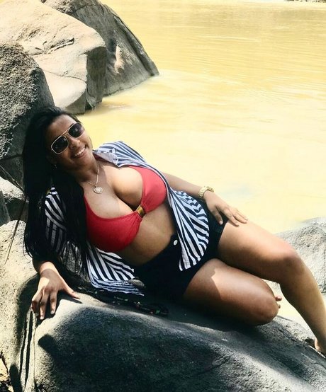 Dalila Silva Souza star perfect picture