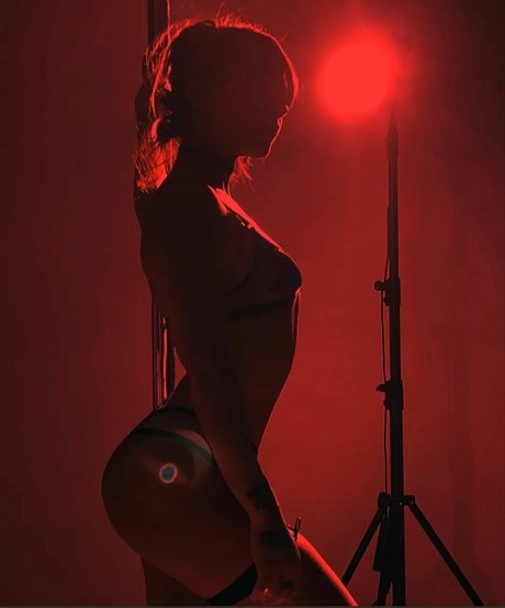 Cecilia Bob pornstar erotic galleries