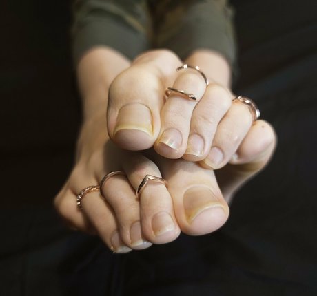 torislegs sexy star image