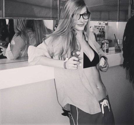 Stevie Wynne Levine pretty model pic