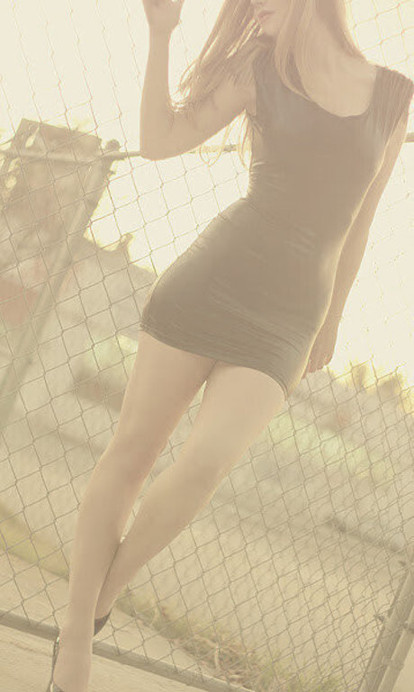 Stevie Wynne Levine star sexy photo