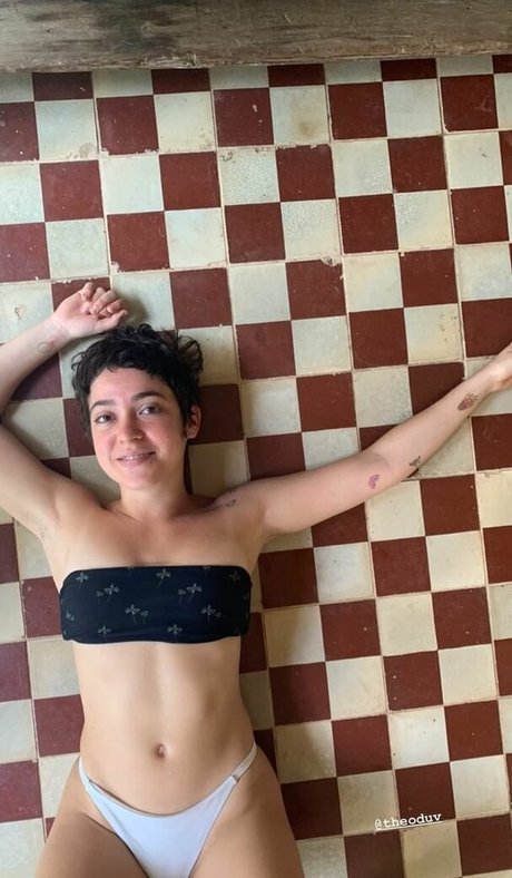 Valentina Bandeira star porn pictures