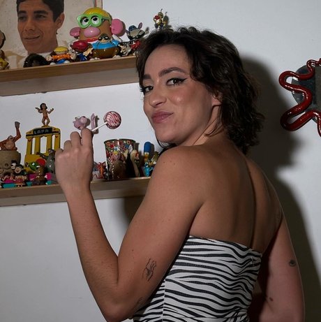 Valentina Bandeira model photos