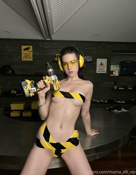 young onlyfans hot porn image