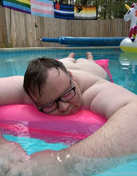 tychub pornographic model picture