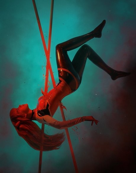 Ami Chan star top pic