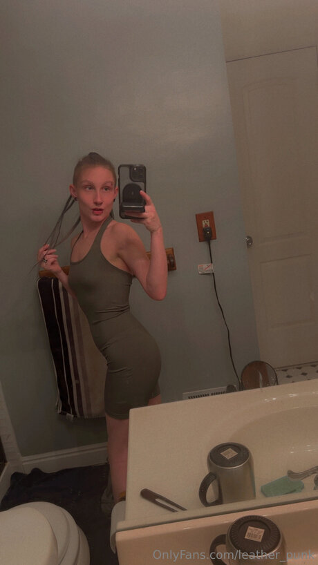 teen young onlyfans beautiful image