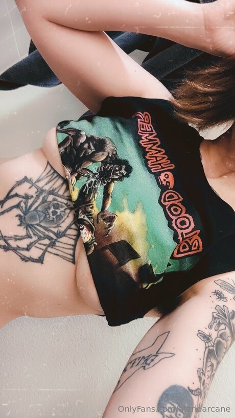 Astridarcane naked star img