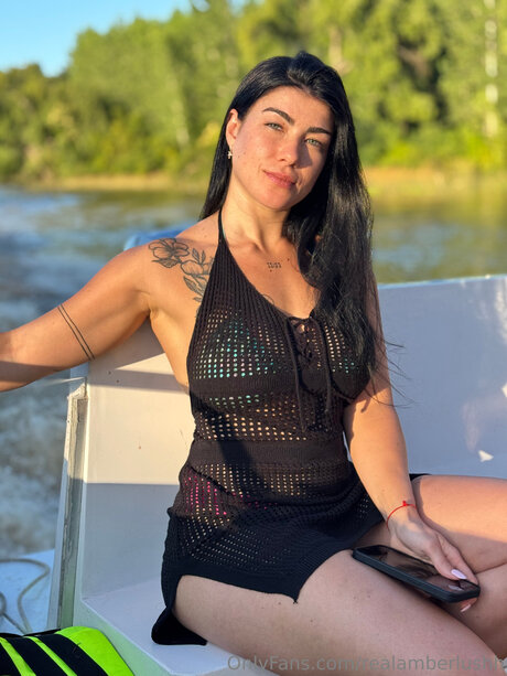 Realamberlushh model erotic gallery