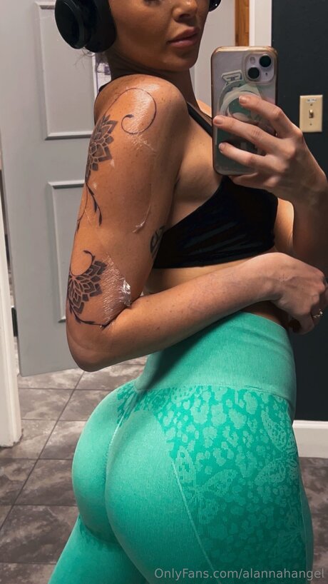 Alannahangel model best images