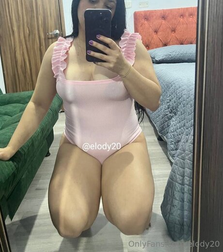 Elody20 naked star pic