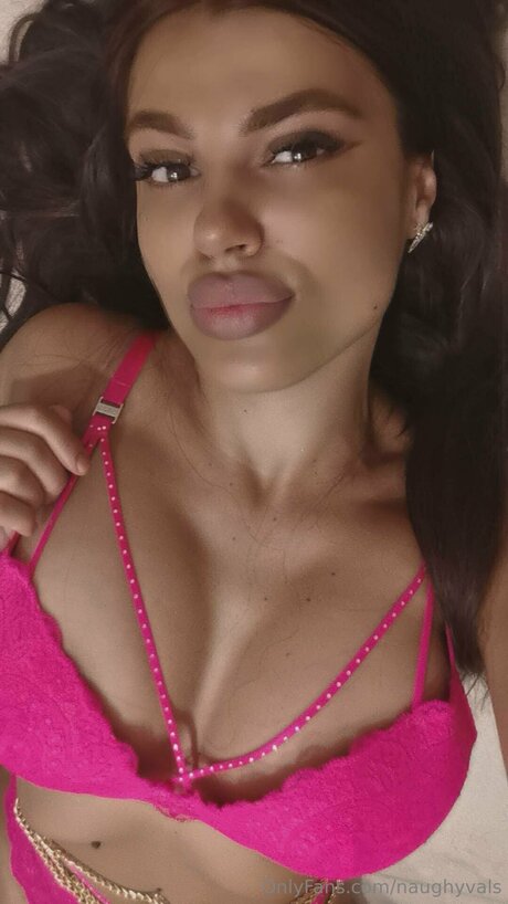 Naughtyvals erotic pornstar img