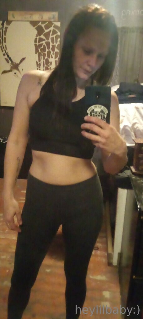Heylilbaby pornstar erotic pic