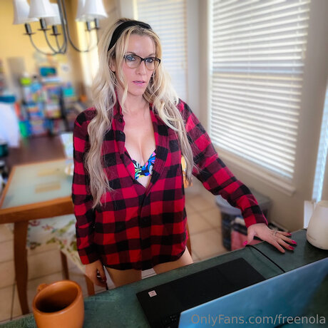 tattooed onlyfans perfect pictures