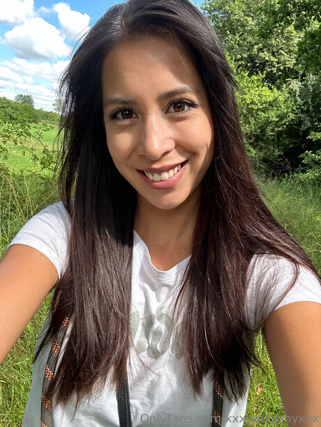 Xxxpaulashyxxx erotic actress image