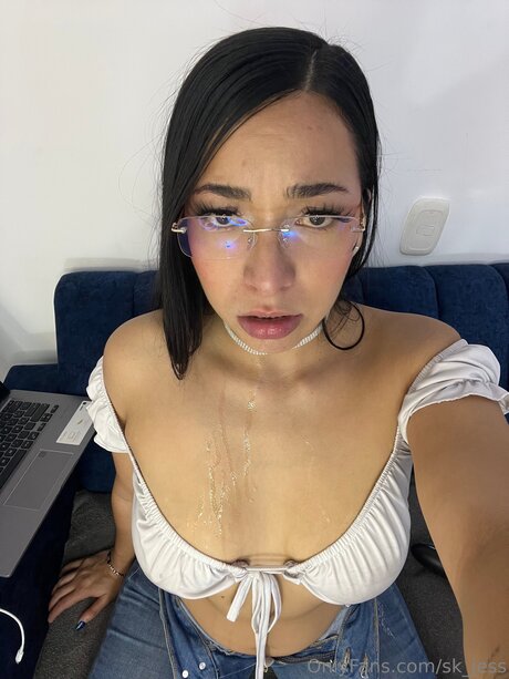 asian brunette onlyfans nudes image
