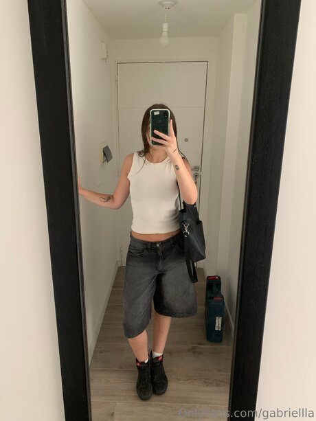 frottage onlyfans pretty picture