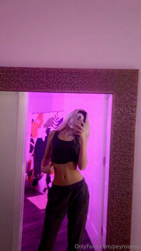 Peyroseee star nudes img