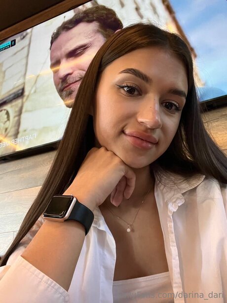 Darina Dari model sexy photo