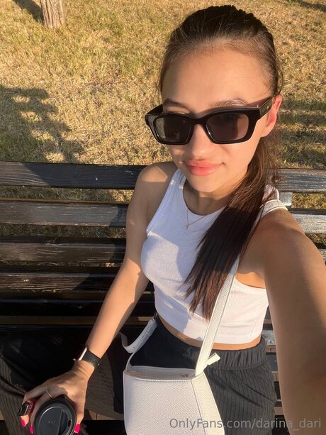 Darina Dari sexy star picture