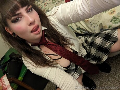 Astraearose nude model archive