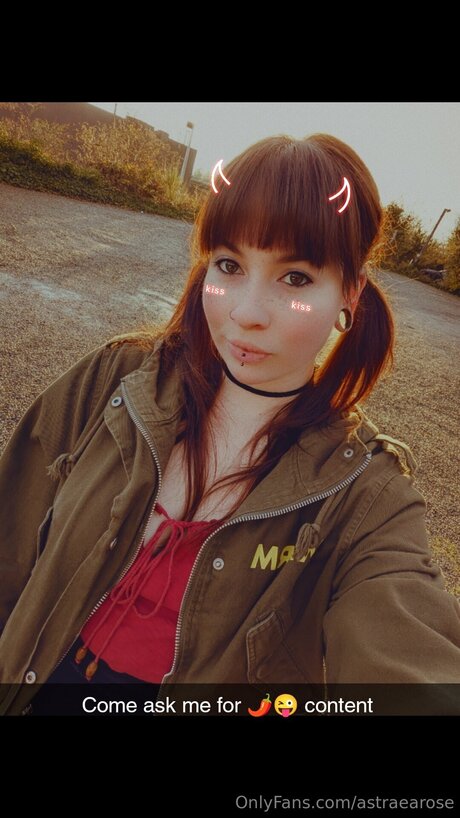 Astraearose model naked pic