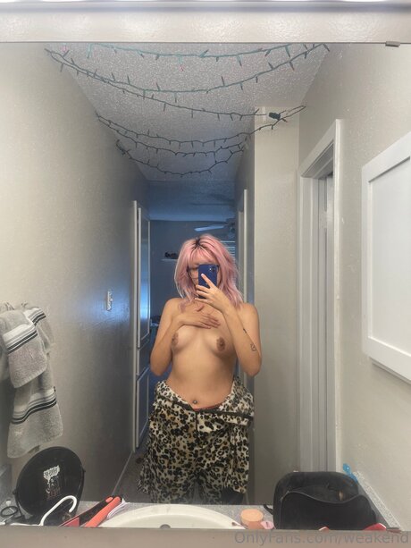 Weakend art actress pics