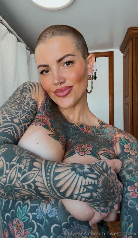 Midwestbabex exclusive actress pic