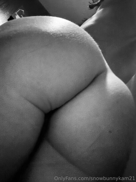 Snowbunnykam21 exclusive model picture