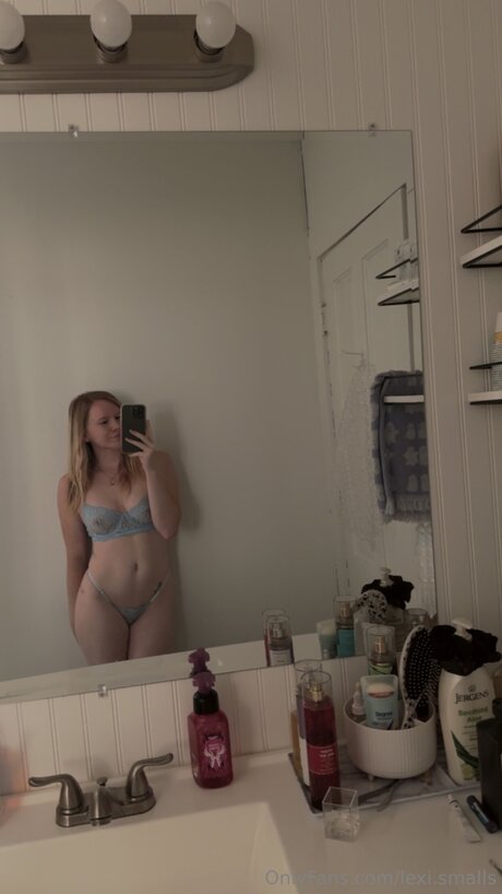 Lexi Smalls top model pic