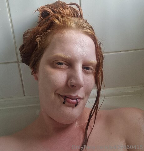 U434660415 pornstar exclusive photo