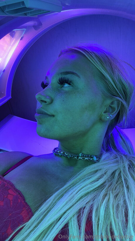 Itsblondebarbie nice pornstar pic