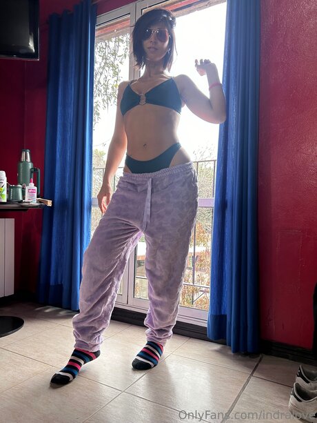 Indralove naked pornstar img